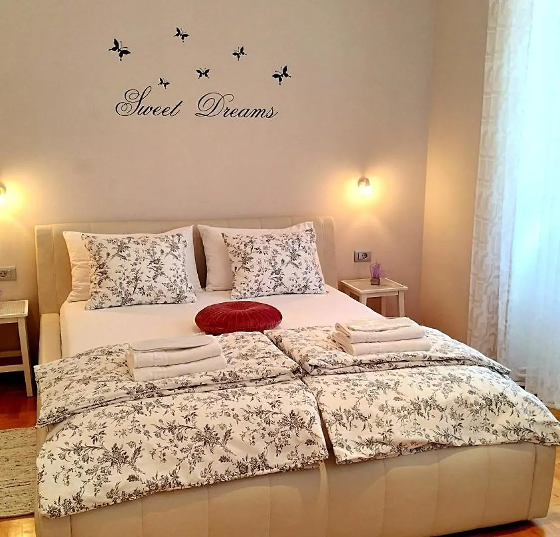Gasthuis Lavender - City Room With Free Parking Pula