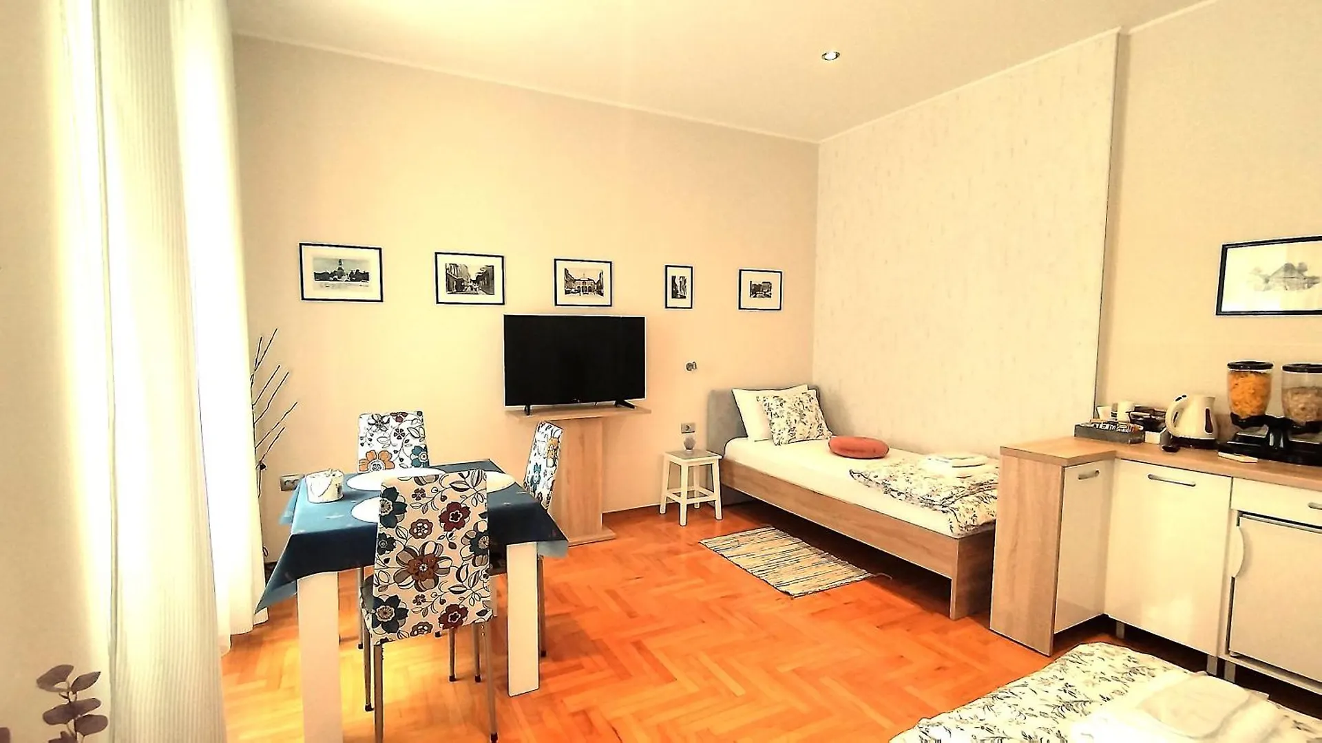 Gasthuis Lavender - City Room With Free Parking Pula