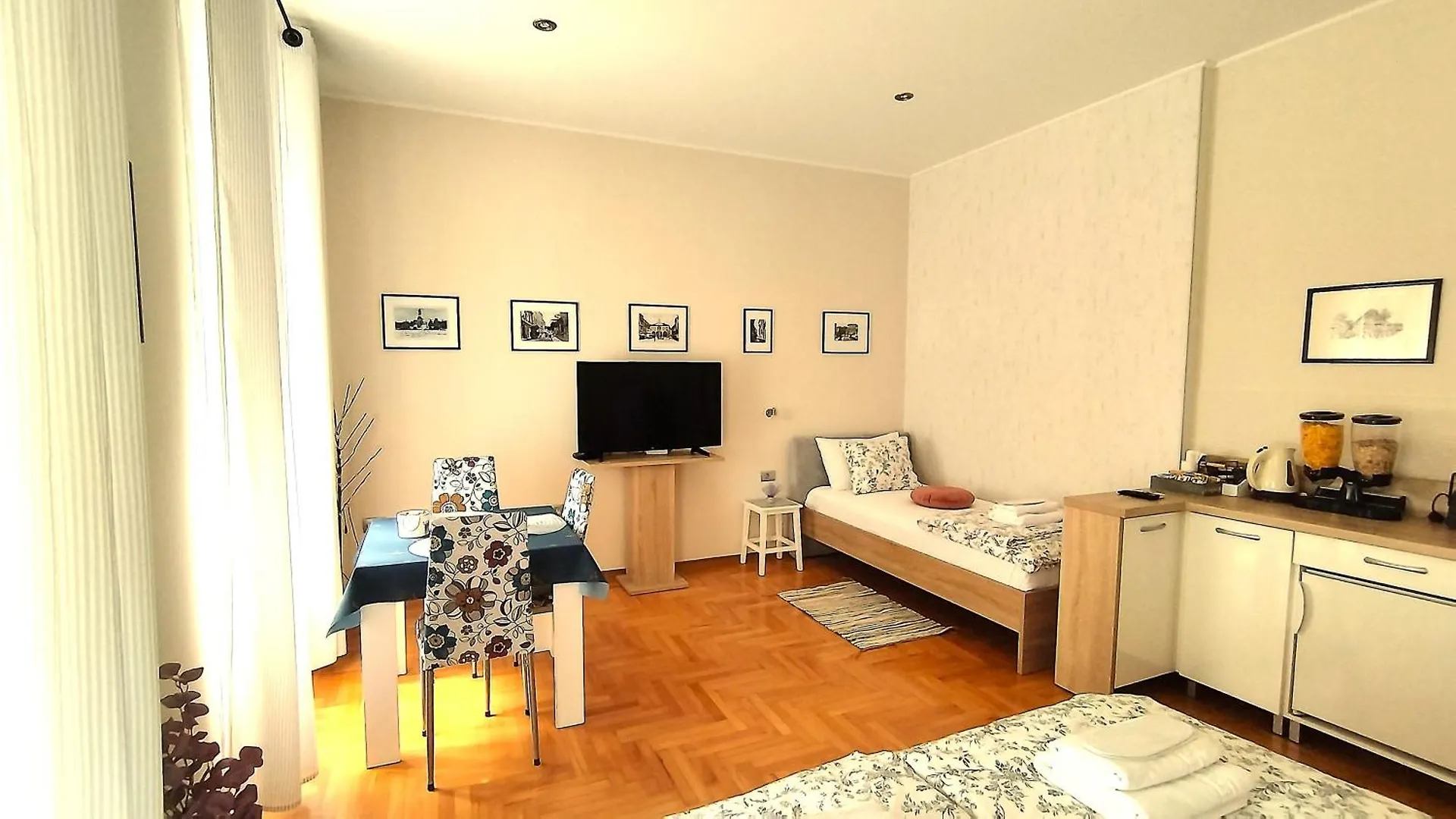 Lavender - City Room With Free Parking Pula