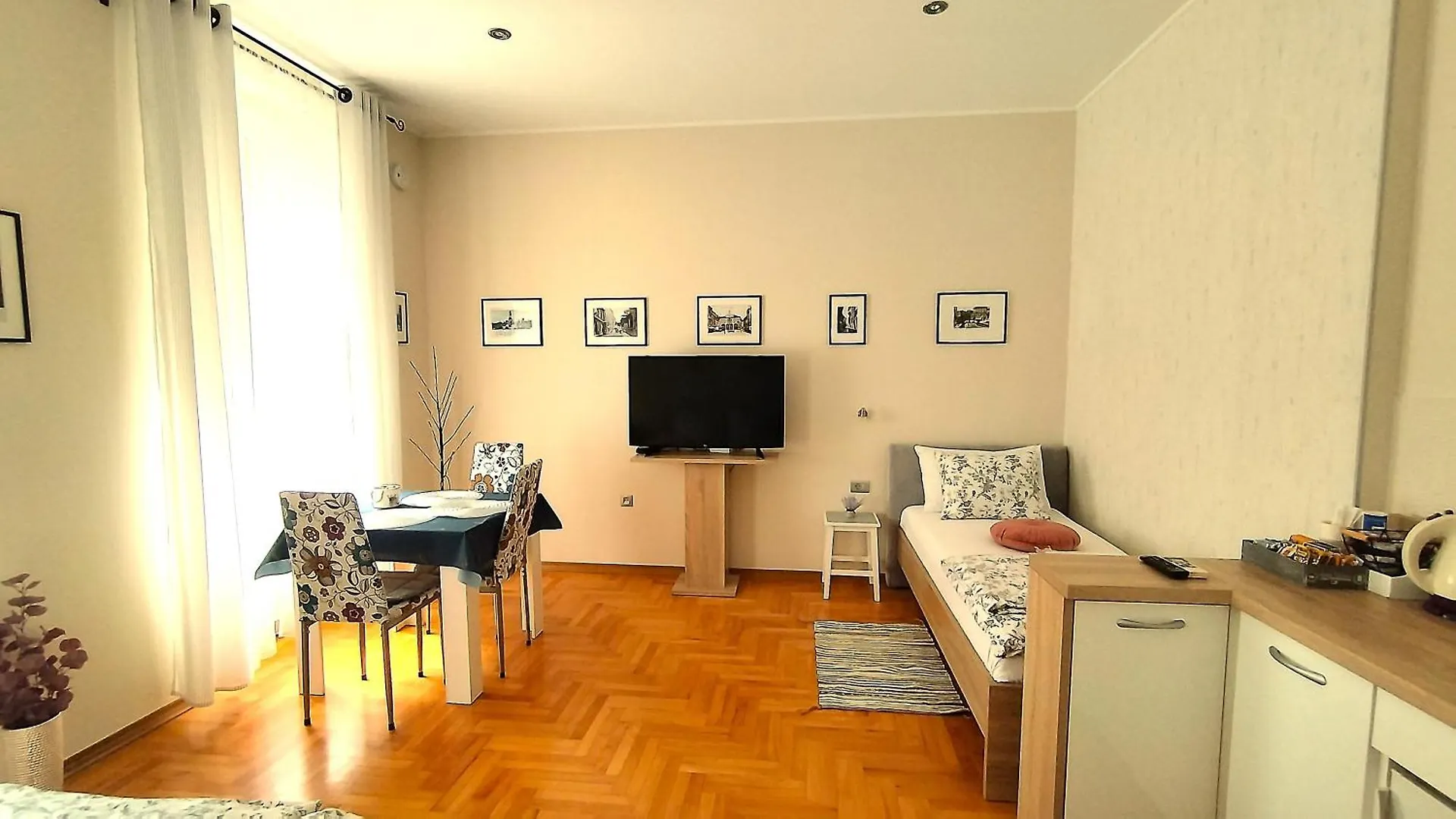 Gasthuis Lavender - City Room With Free Parking Pula