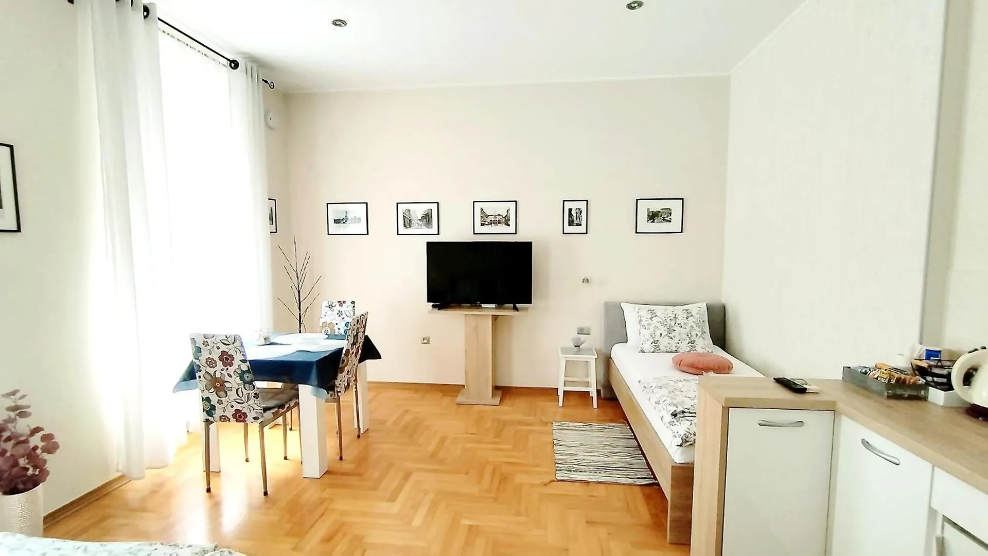 Lavender - City Room With Free Parking Guest house Pula