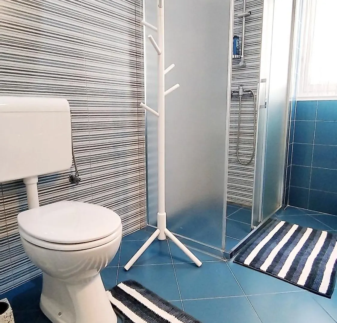 Lavender - City Room With Free Parking 풀라 4*,  크로아티아