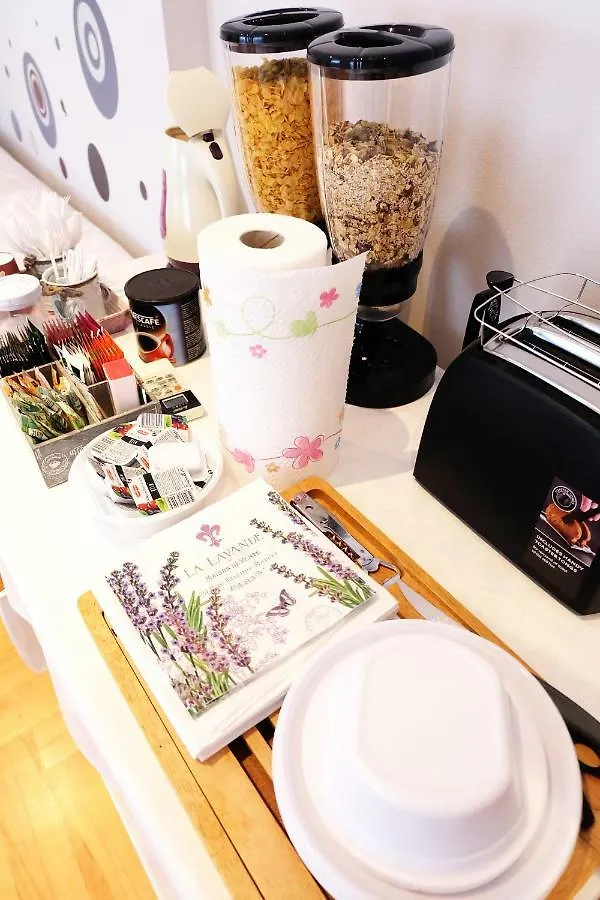 Lavender - City Room With Free Parking Pula 4*,