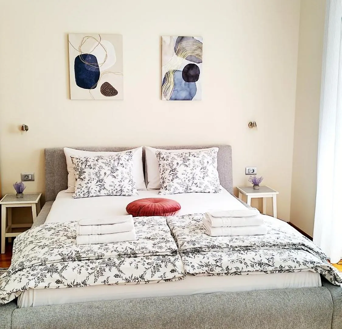 Lavender - City Room With Free Parking بولا