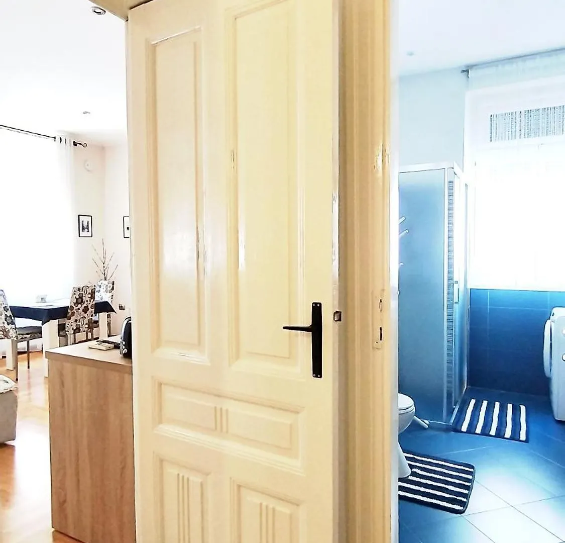 Lavender - City Room With Free Parking 4*, Pula